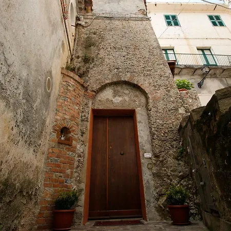 بيت للعطل The Old Tower